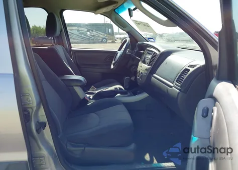 2005 Mazda Tribute I z USA, uszkodzony, nr VIN 4F2YZ02Z95KM44333